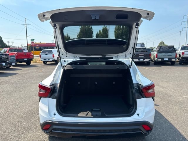 New 2026 Chevrolet Trax RS FWD image 29