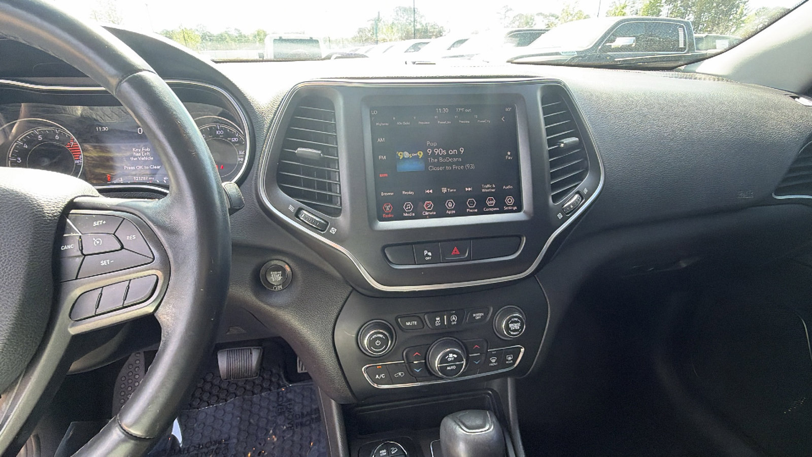 Used 2019 Jeep Cherokee Trailhawk image 32