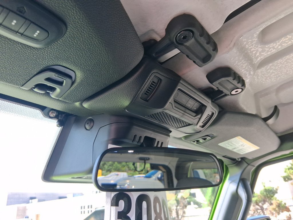 Certified 2025 Jeep Wrangler Sport AWD/4WD image 30