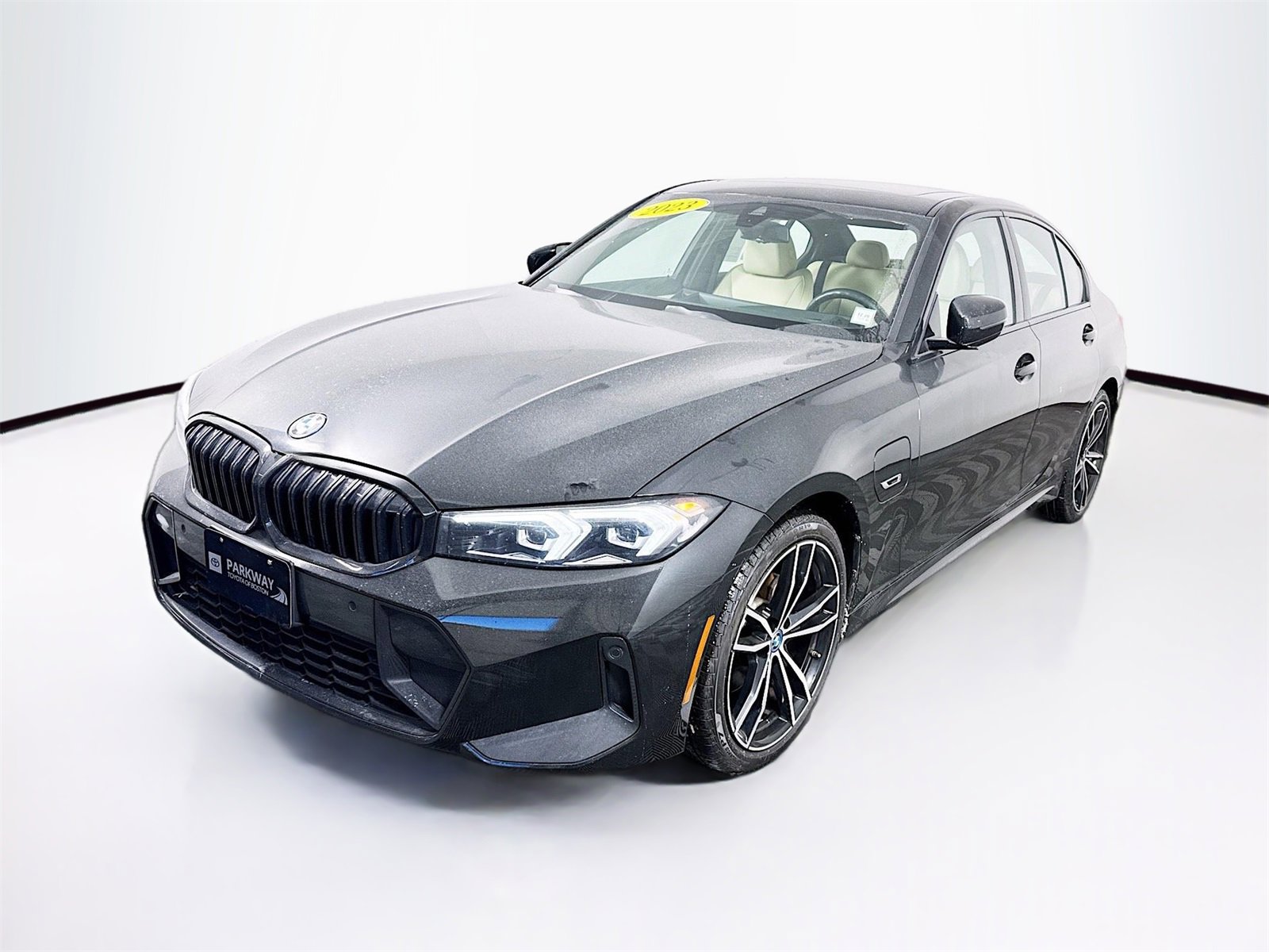 Used 2023 BMW 330e xDrive w/ M Sport Package image 3