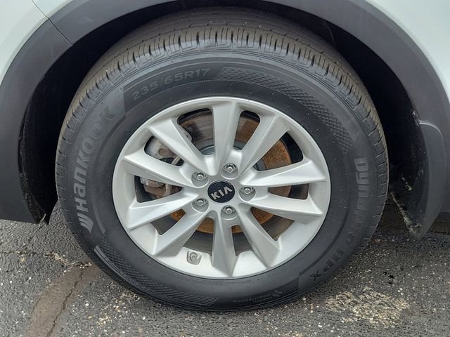 Certified 2020 Kia Sorento LX image 6