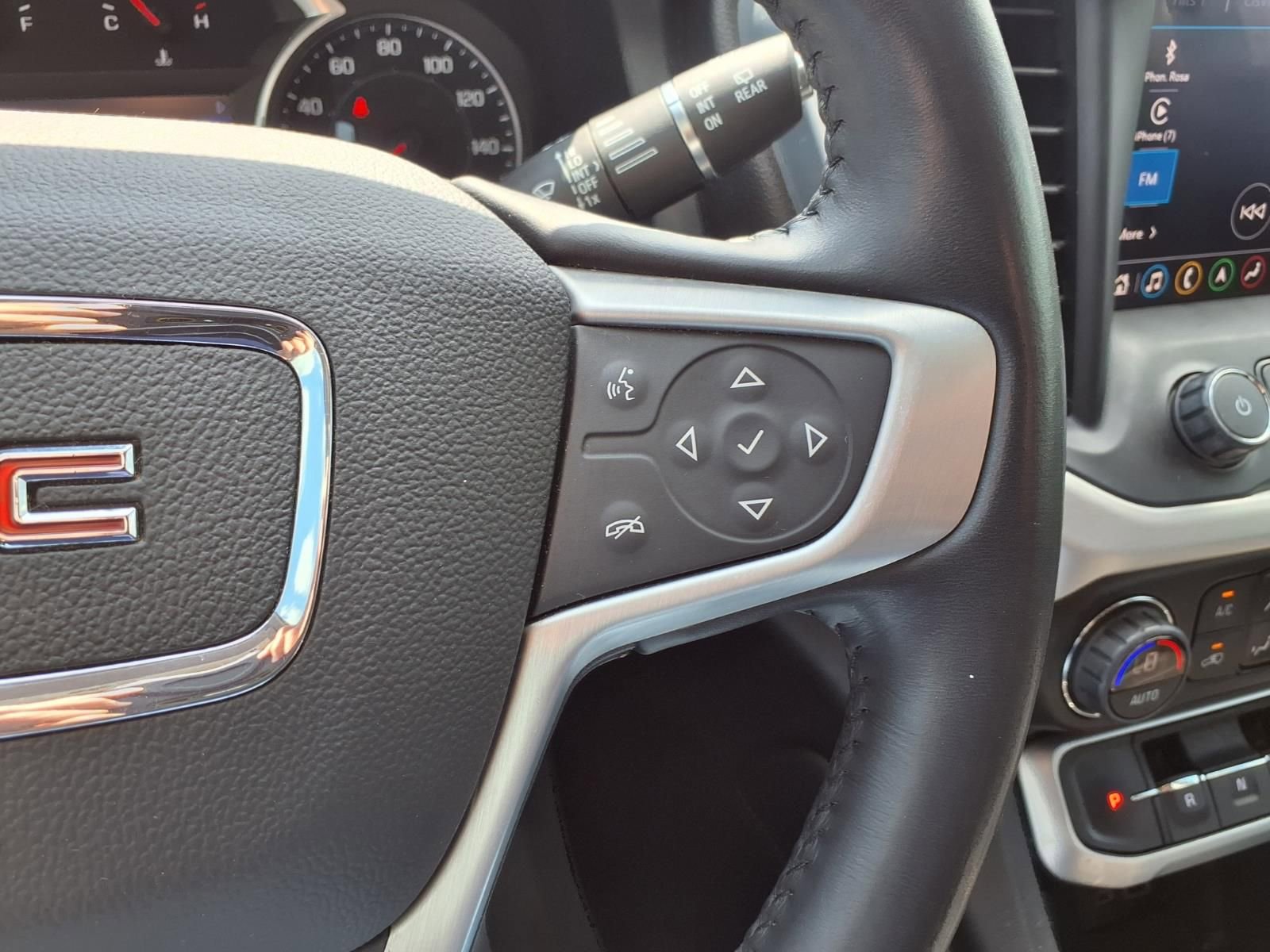 Used 2021 GMC Acadia SLT image 22