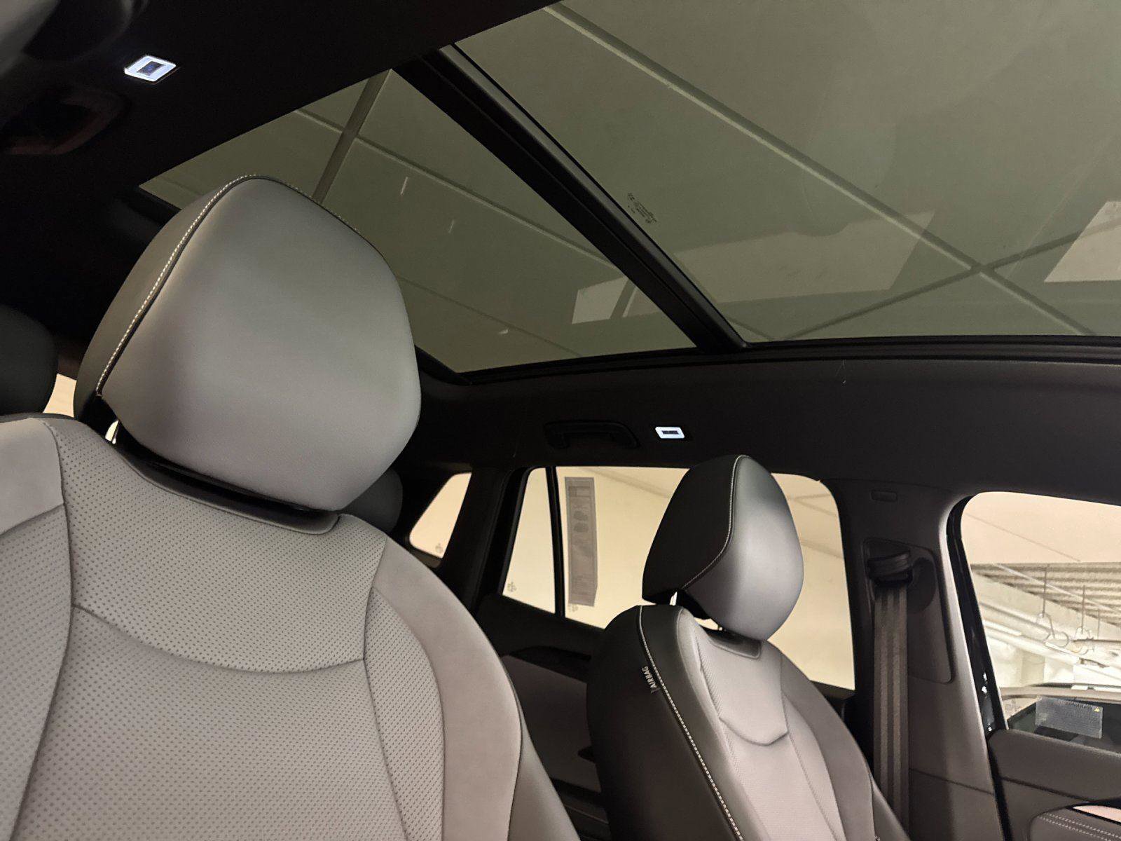 New 2026 Volkswagen Tiguan SE R-Line image 16