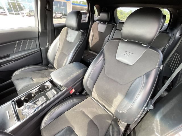 Used 2019 Ford Edge ST w/ Cold Weather Package AWD/4WD image 15