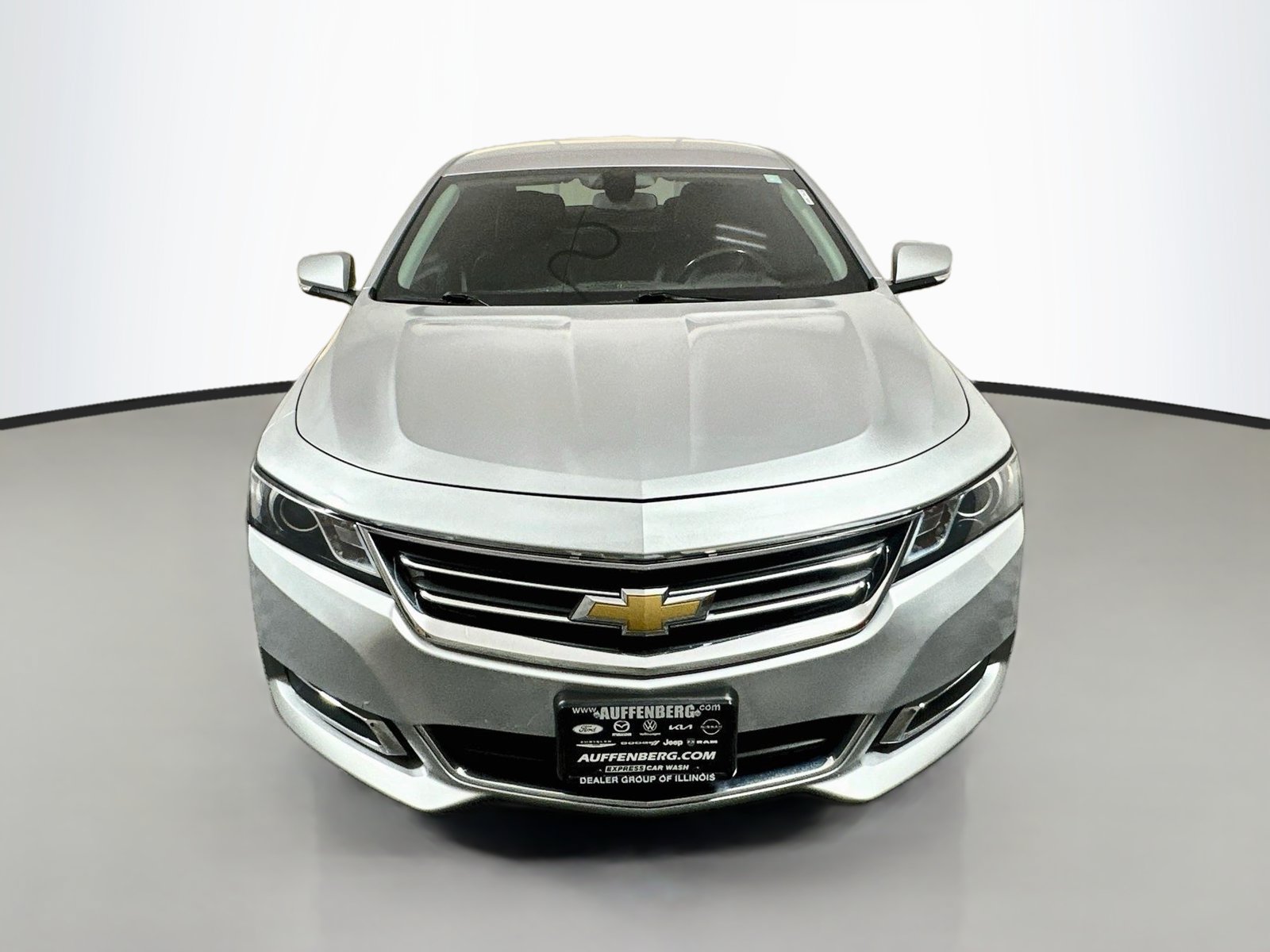 Used 2017 Chevrolet Impala LT FWD image 2
