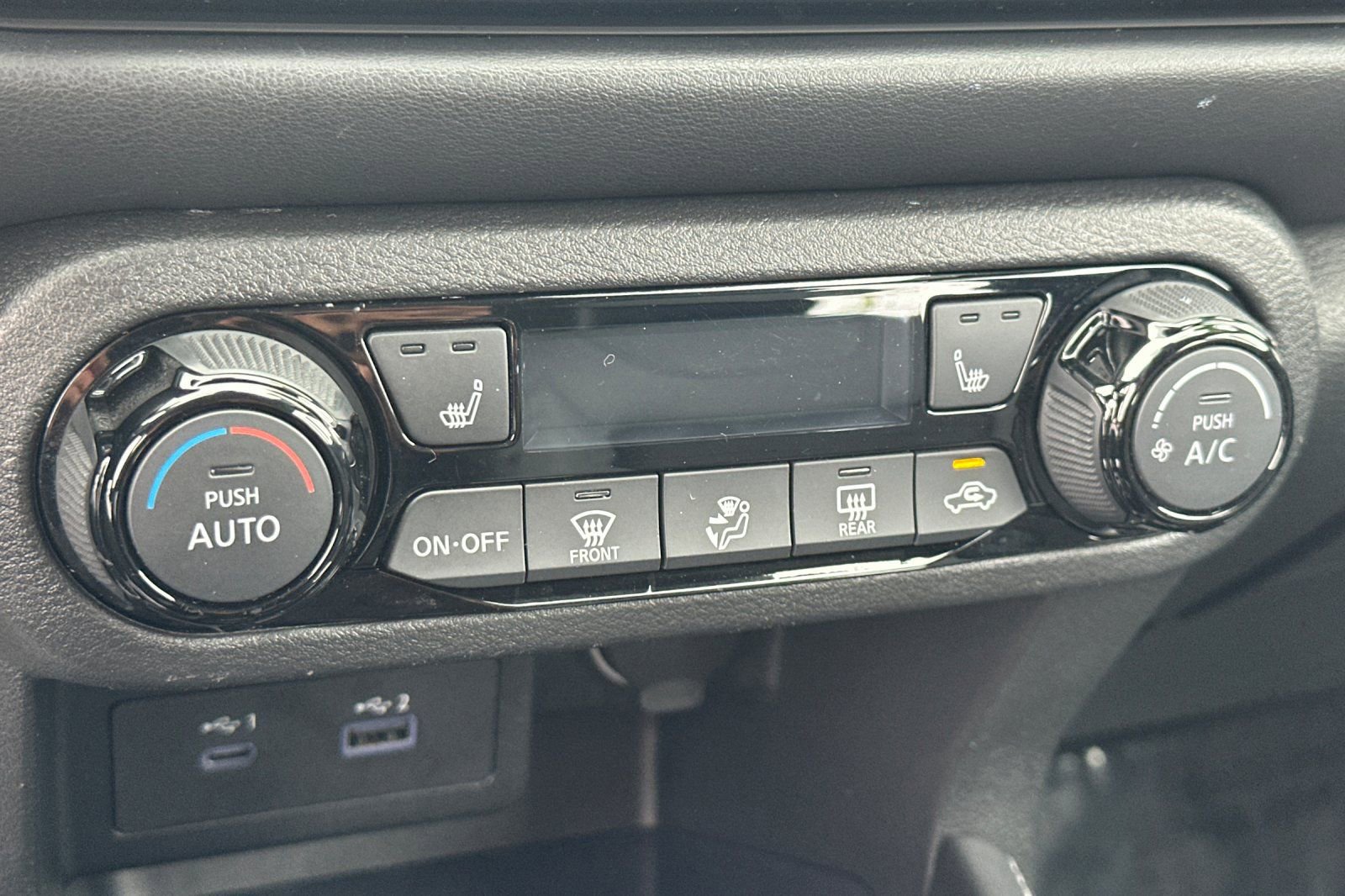 Used 2023 Nissan Kicks SR w/ SR Premium Package image 23