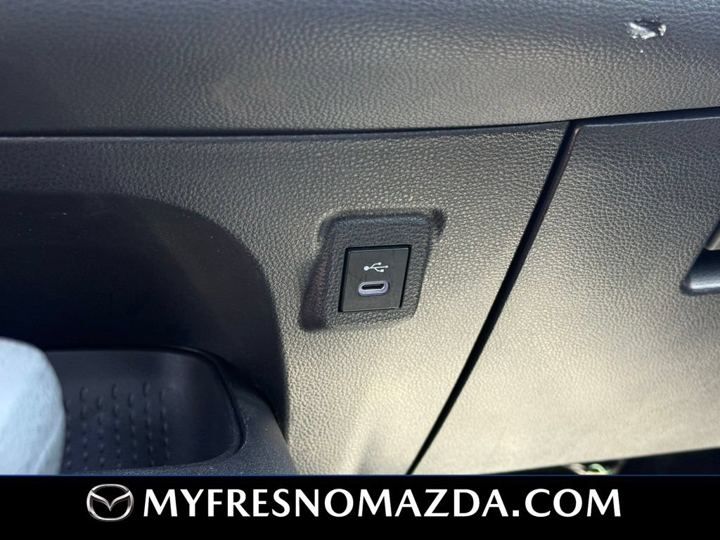 Used 2025 Toyota Corolla LE FWD image 28