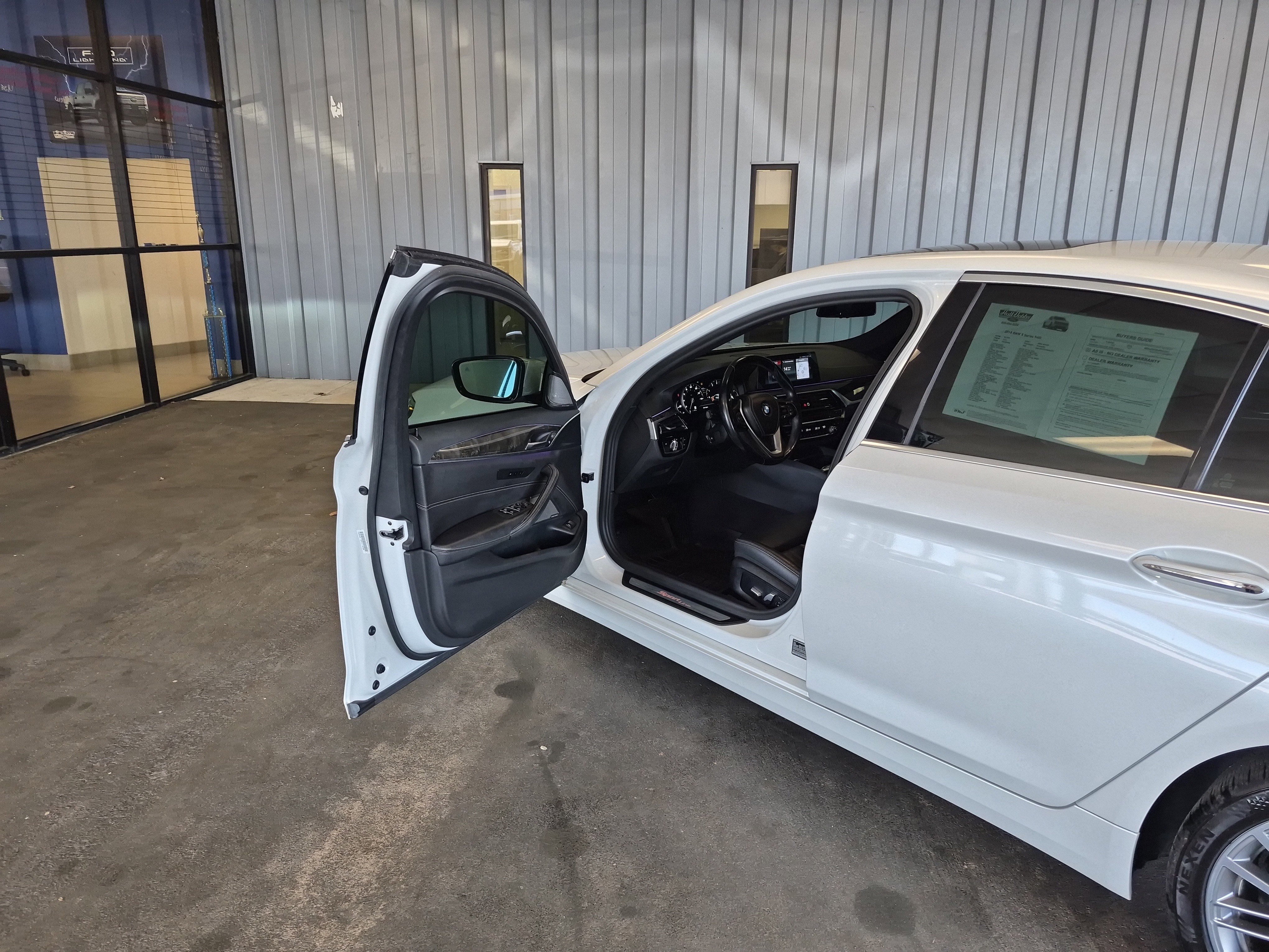 Used 2018 BMW 540i image 8