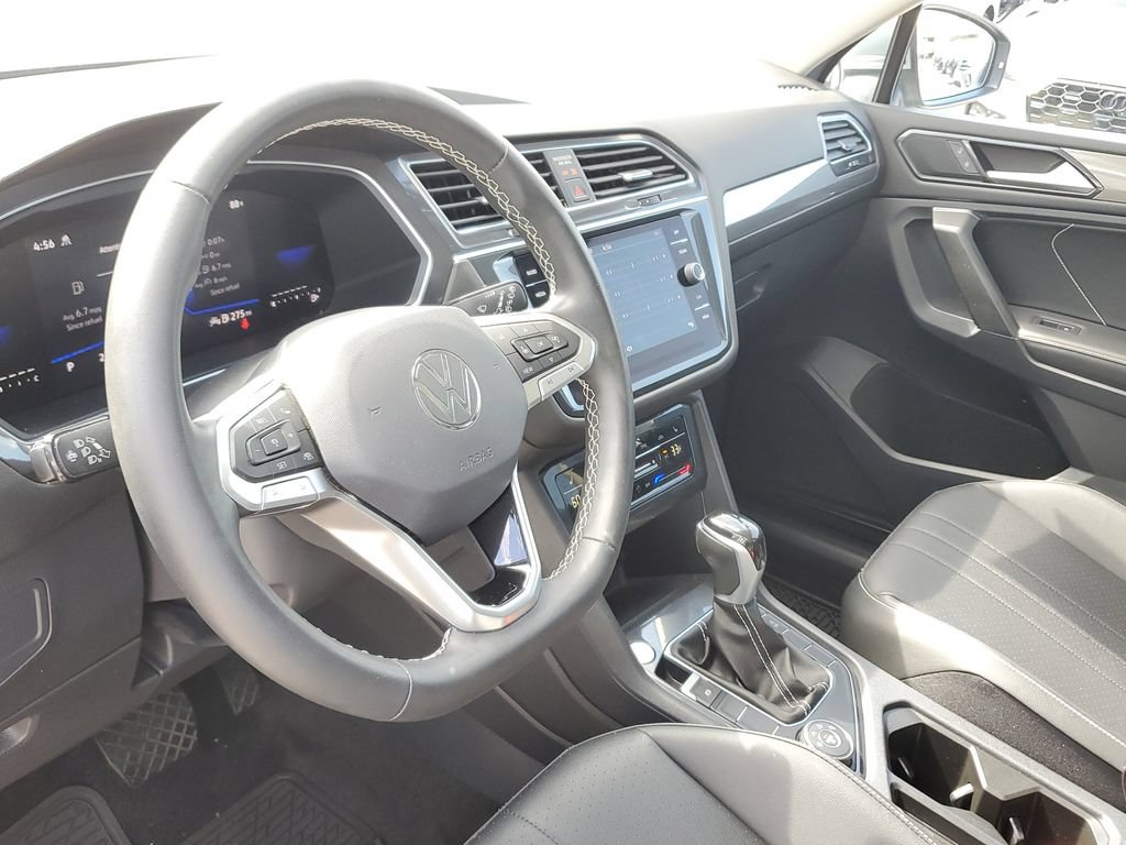 Certified 2023 Volkswagen Tiguan SE w/ Panoramic Sunroof Package AWD/4WD image 25