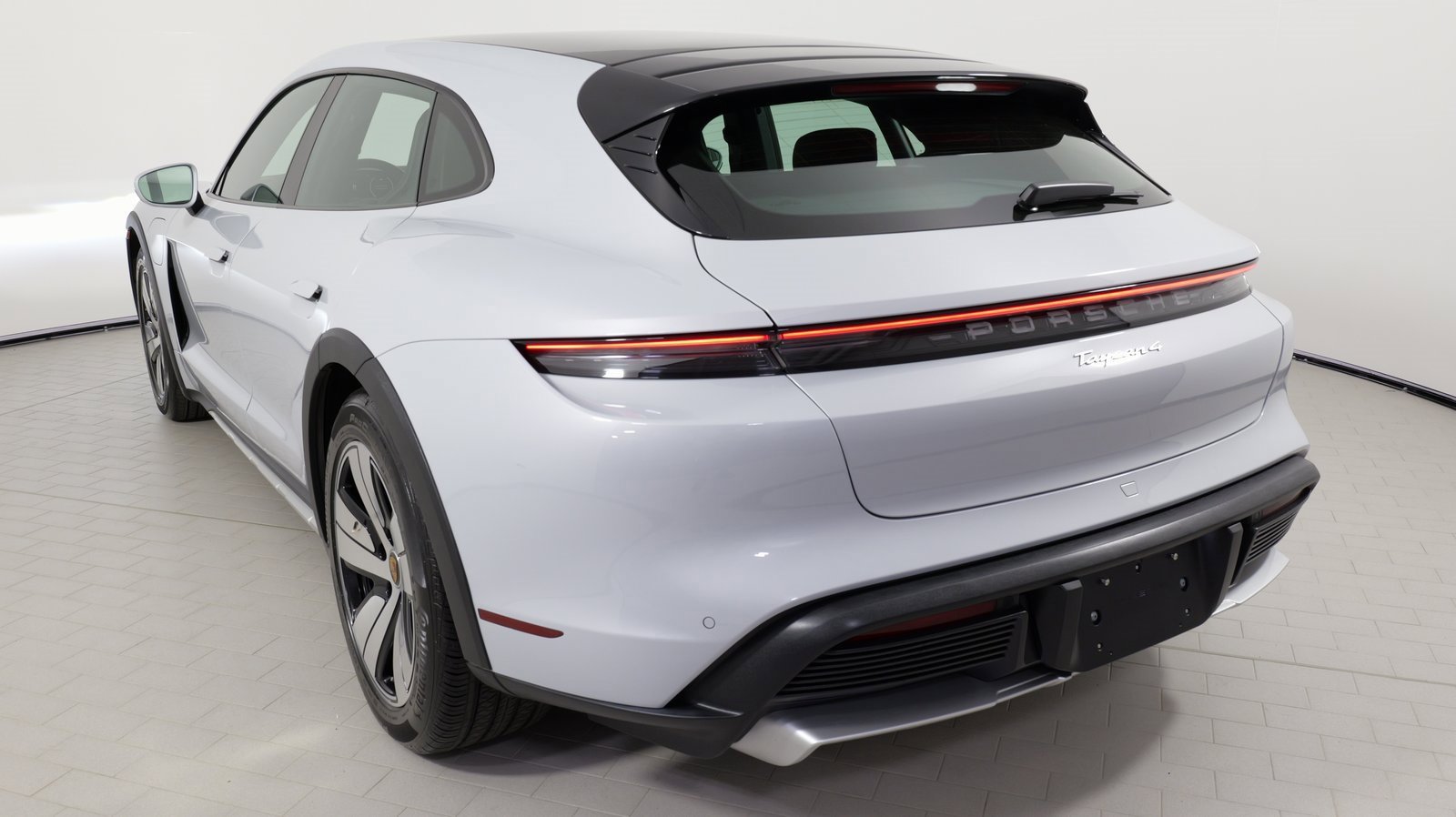 Used 2023 Porsche Taycan 4 Cross Turismo image 23