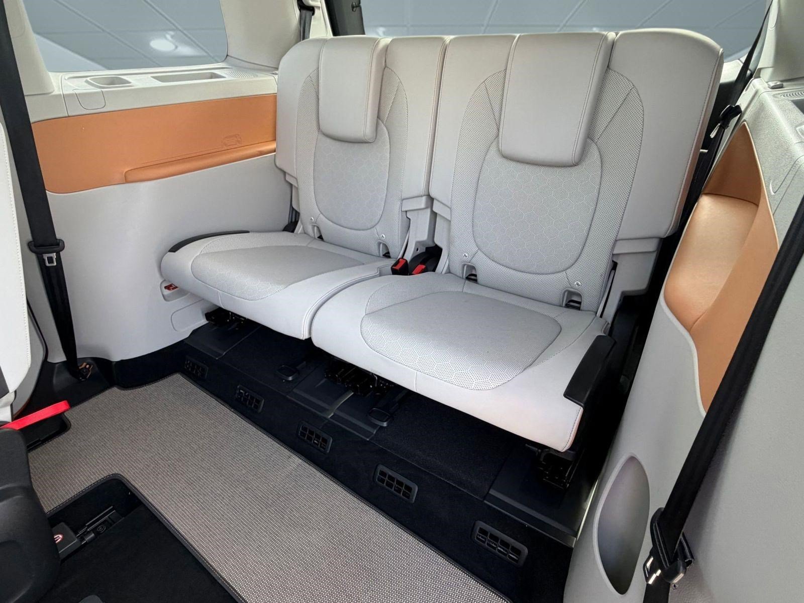 Certified 2025 Volkswagen ID. Buzz Pro S Plus RWD image 23