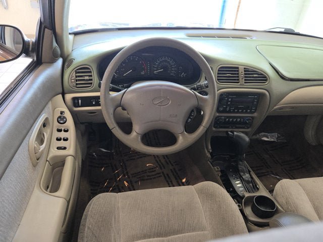 Used 1998 Oldsmobile Intrigue FWD image 12