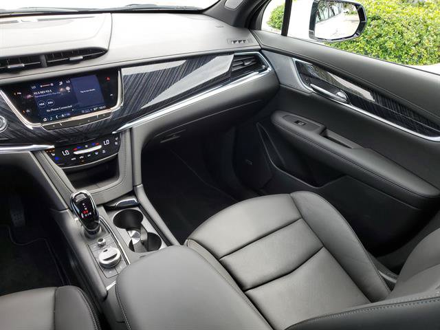 Certified 2025 Cadillac XT6 Premium Luxury FWD image 44