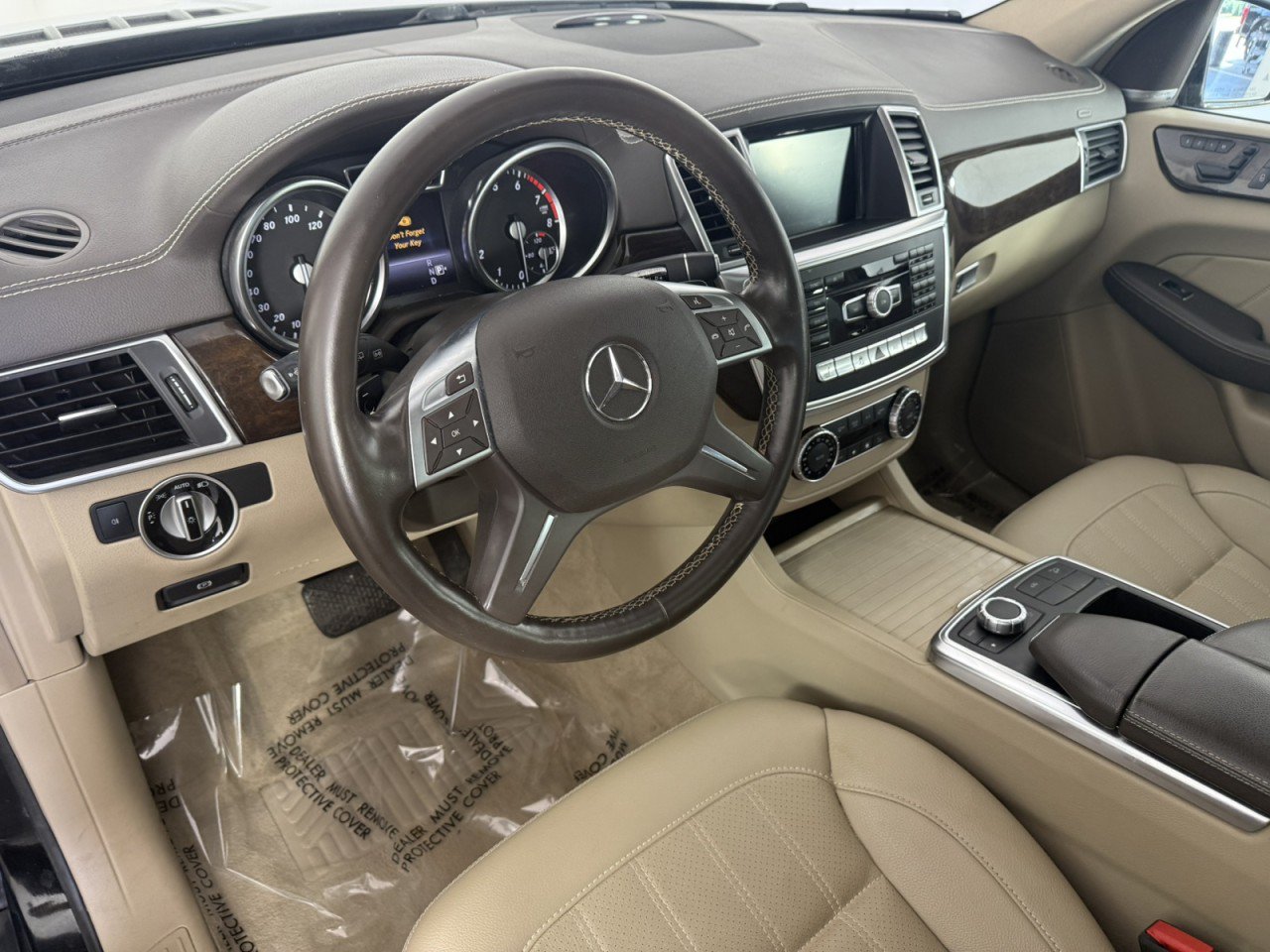 Used 2015 Mercedes-Benz GL 450 4MATIC image 18