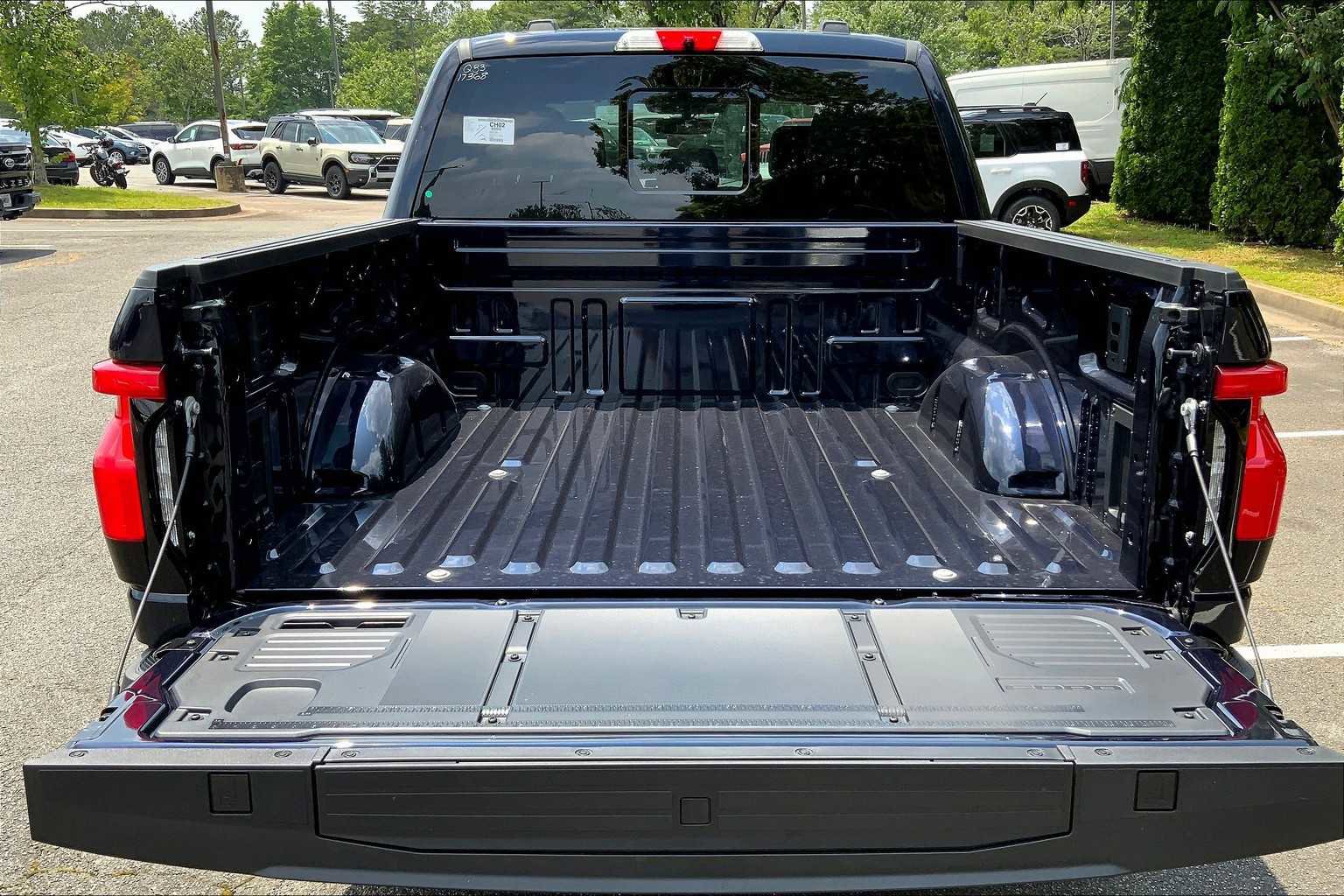 New 2025 Ford F150 Lightning Lariat image 18