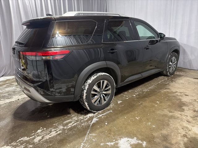 Used 2025 Nissan Pathfinder SL AWD/4WD image 9