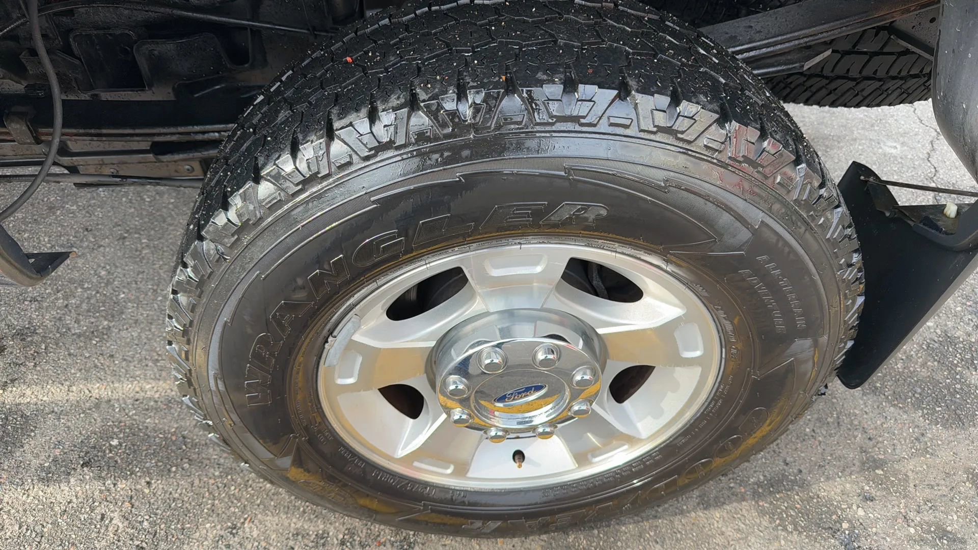 Used 2015 Ford F250 XLT w/ Snow Plow Prep Package image 9