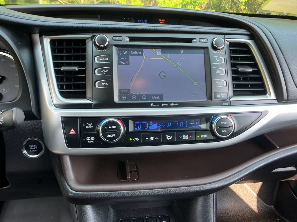 Used 2016 Toyota Highlander XLE AWD/4WD image 16