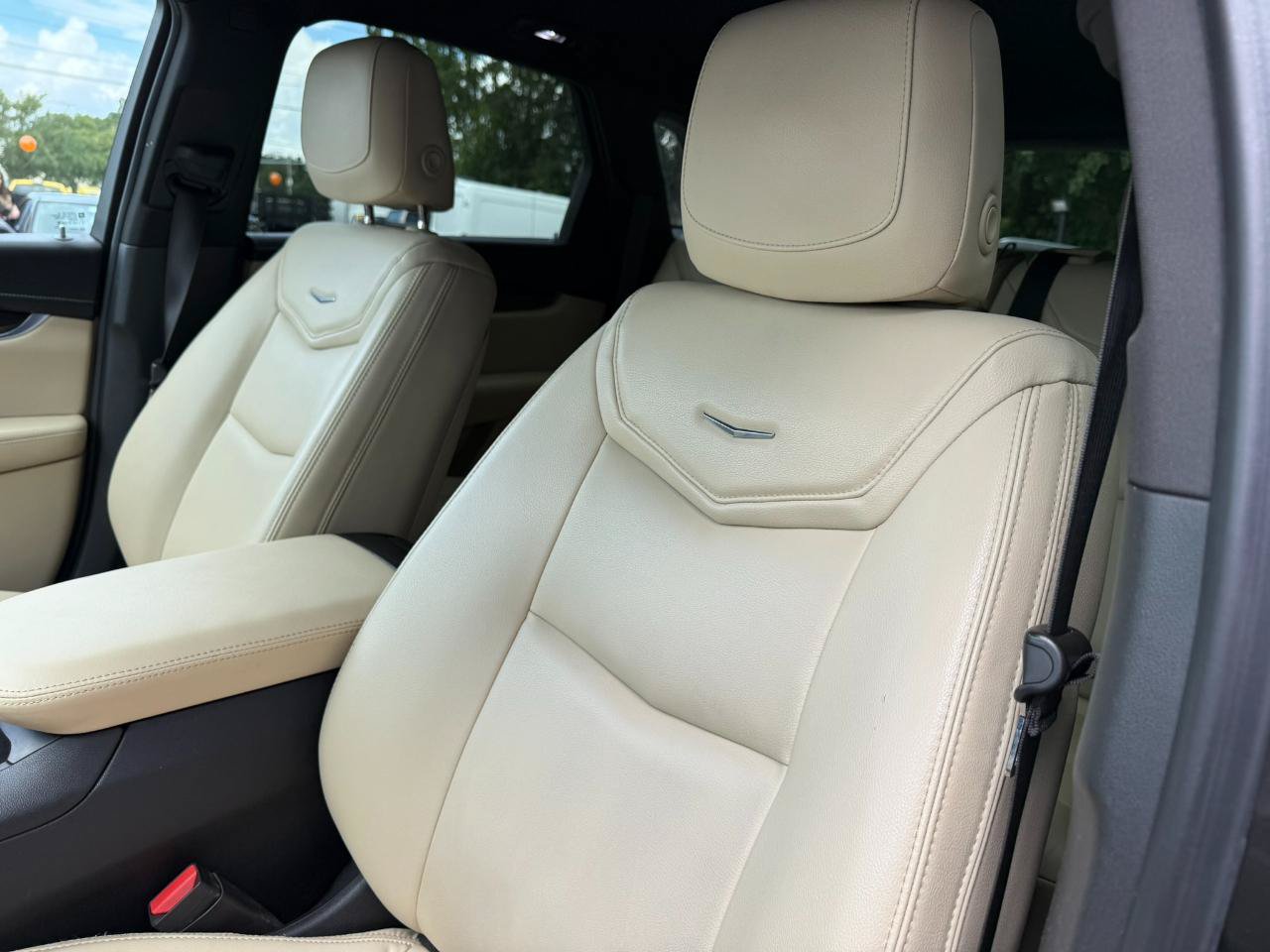 Used 2018 Cadillac XT5 FWD image 28