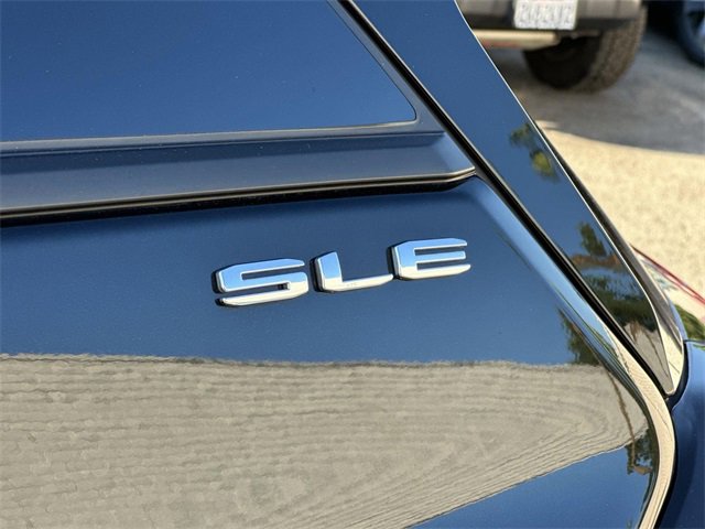 Used 2022 GMC Terrain SLE image 30