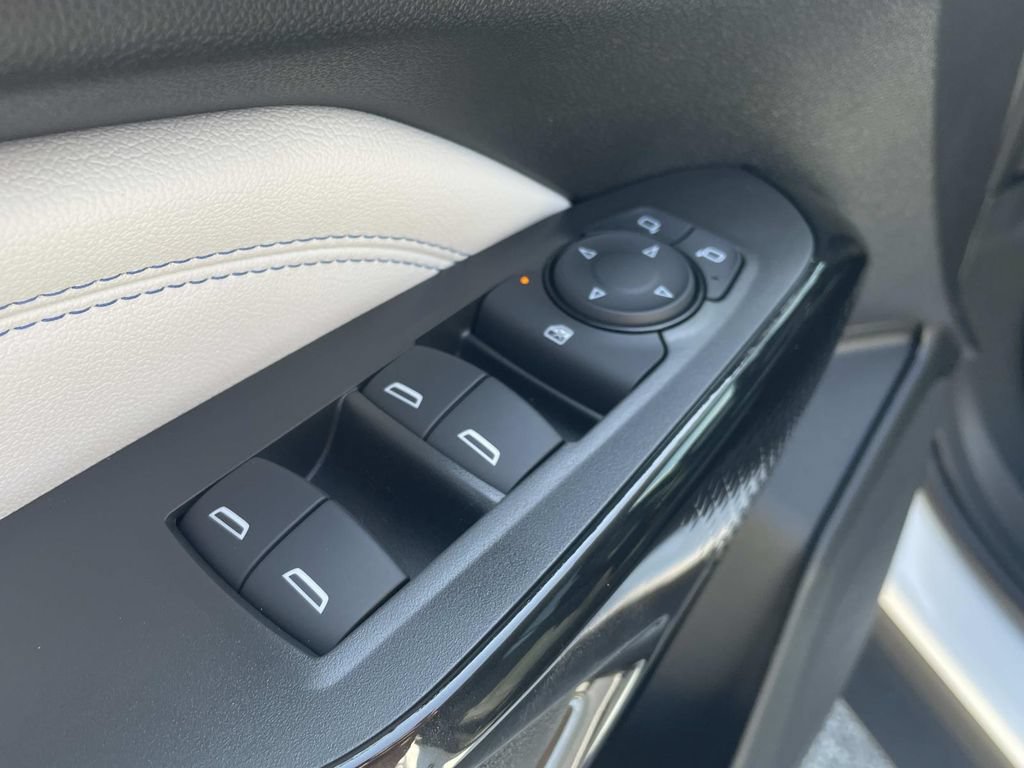 New 2026 Chevrolet Trax LT w/ Midnight Edition FWD image 15