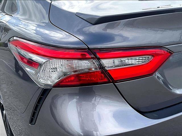 Used 2018 Toyota Camry SE FWD image 29