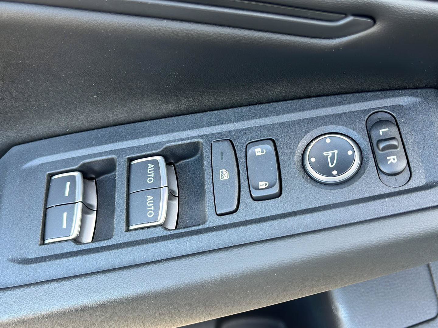 Used 2024 Honda Accord EX-L image 6