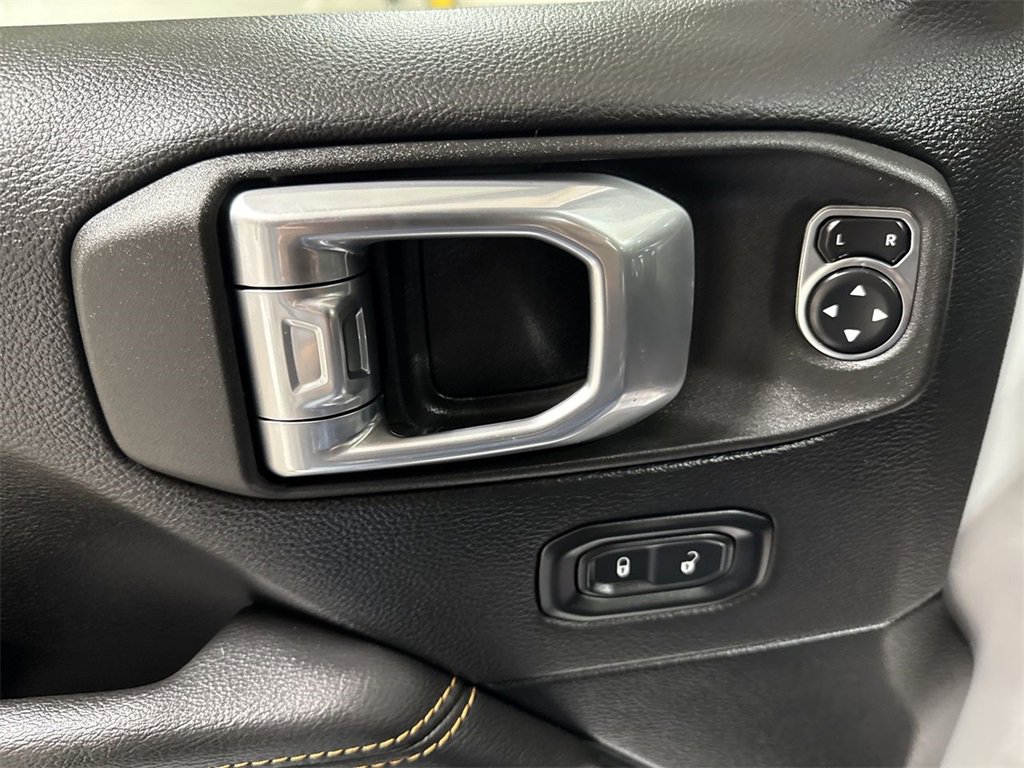 Used 2021 Jeep Wrangler Unlimited Sahara image 21
