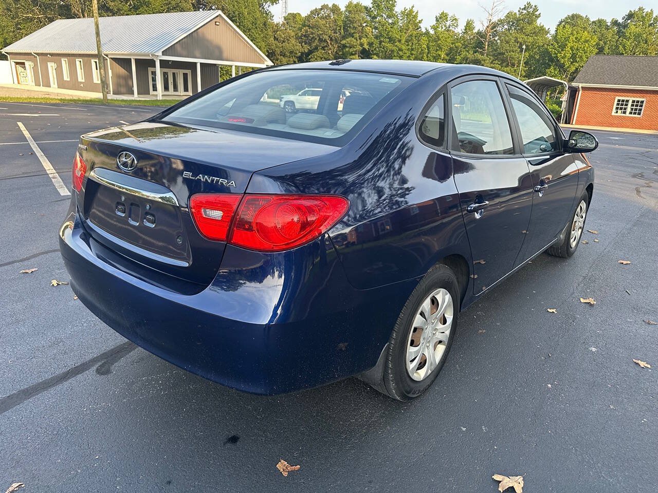 Used 2010 Hyundai Elantra GLS FWD image 6