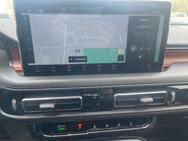 Used 2023 Lincoln Nautilus Reserve AWD/4WD image 23