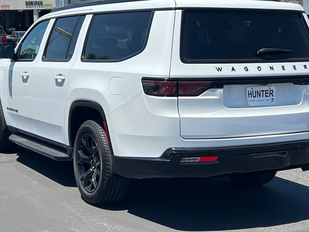 New 2025 Jeep Wagoneer L Series II AWD/4WD image 5