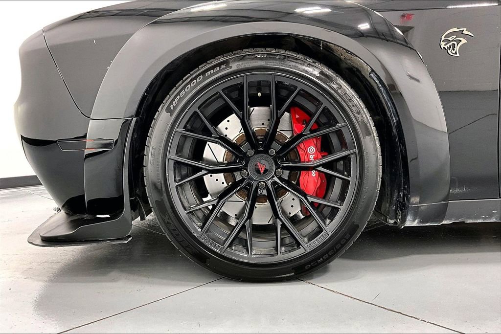 Used 2016 Dodge Challenger SRT Hellcat image 11