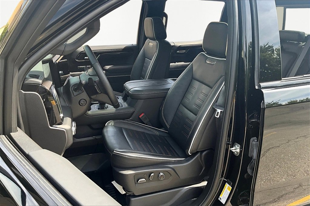 Used 2025 GMC Sierra 1500 AT4X image 26