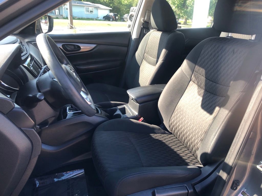 Used 2020 Nissan Rogue S image 8