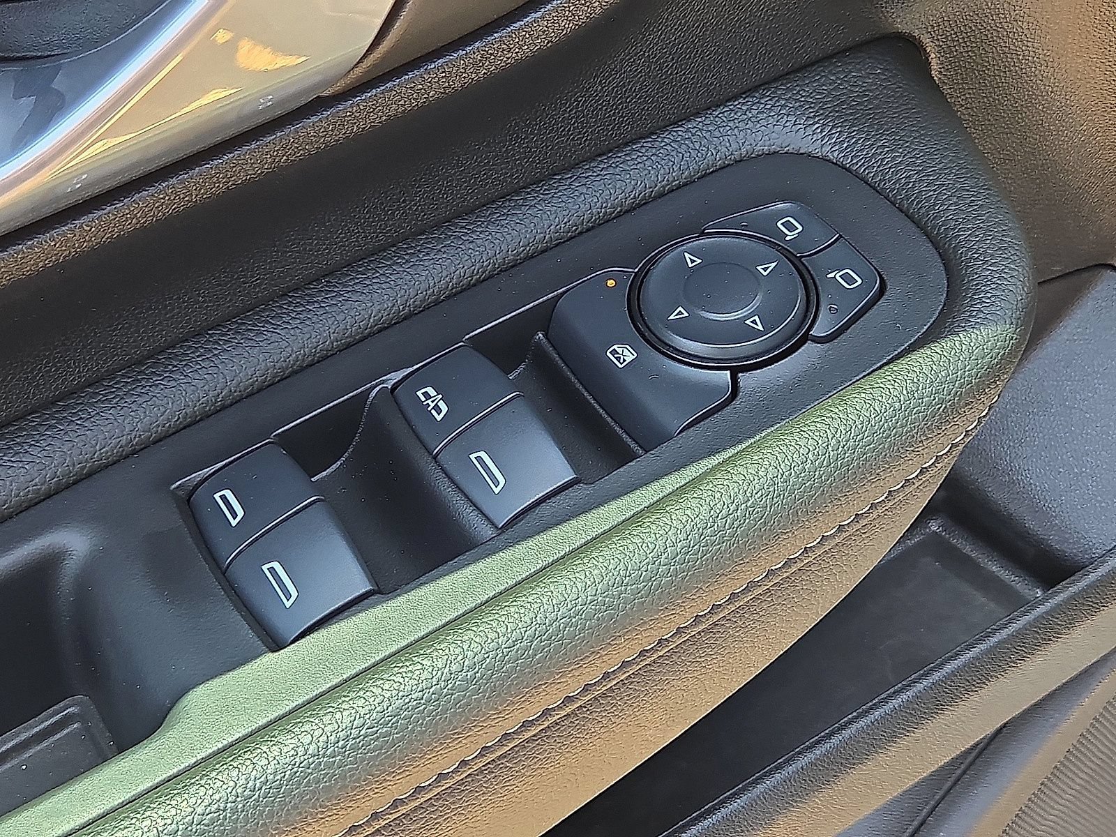 Used 2024 GMC Terrain SLE FWD image 22