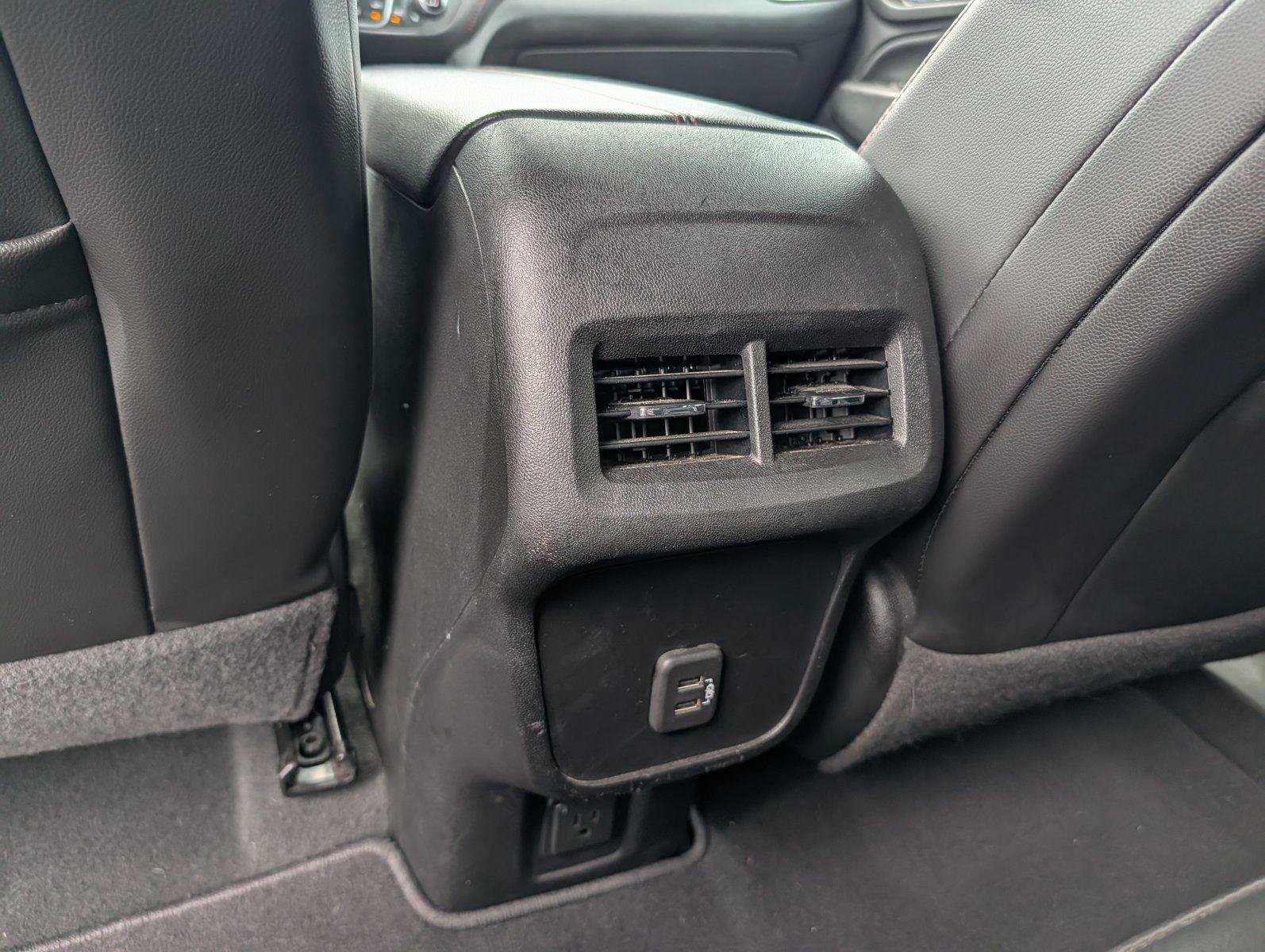 Certified 2022 Chevrolet Equinox RS w/ RS Leather Package FWD image 30