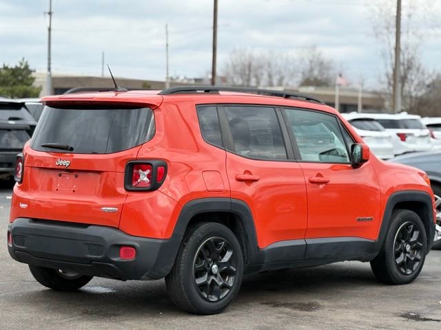 Used 2017 Jeep Renegade Latitude w/ Popular Equipment Group image 40