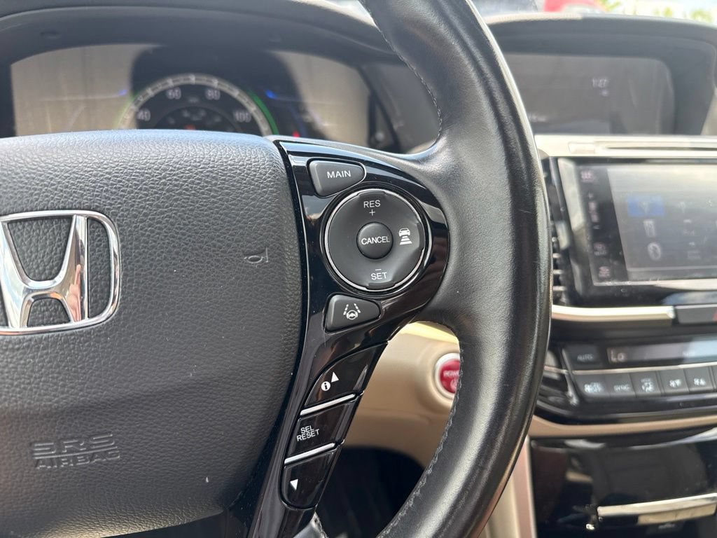 Used 2017 Honda Accord Touring image 22