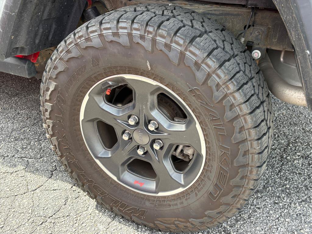 Used 2023 Jeep Gladiator Rubicon w/ LED Lighting Group AWD/4WD image 9