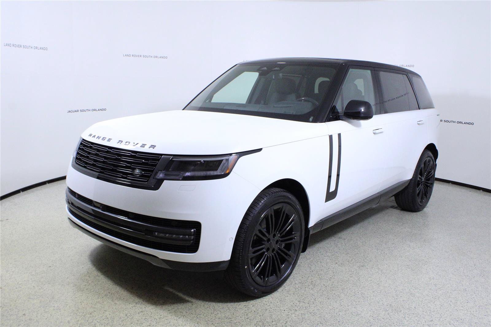 New 2026 Land Rover Range Rover Long Wheelbase SE AWD/4WD image 4