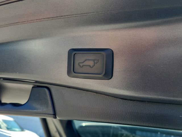 Used 2024 Toyota RAV4 XLE Premium FWD image 9