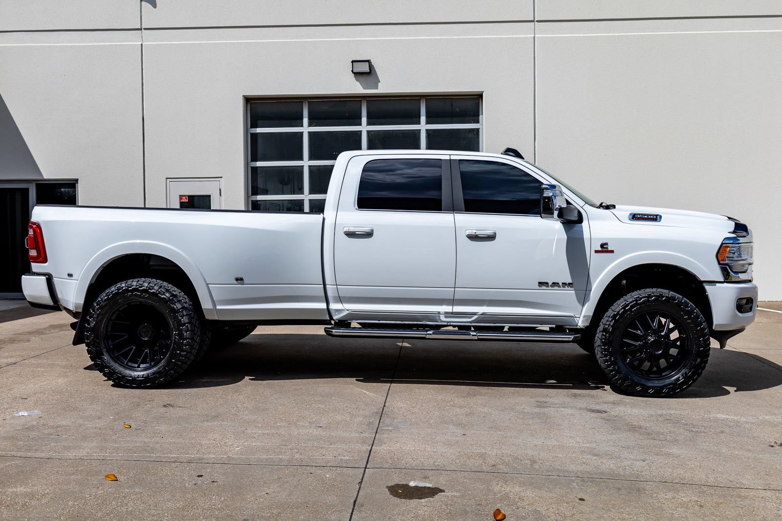 Used 2023 RAM 3500 Limited AWD/4WD image 11