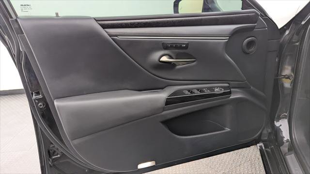Used 2023 Lexus ES 300h w/ Premium Package FWD image 13