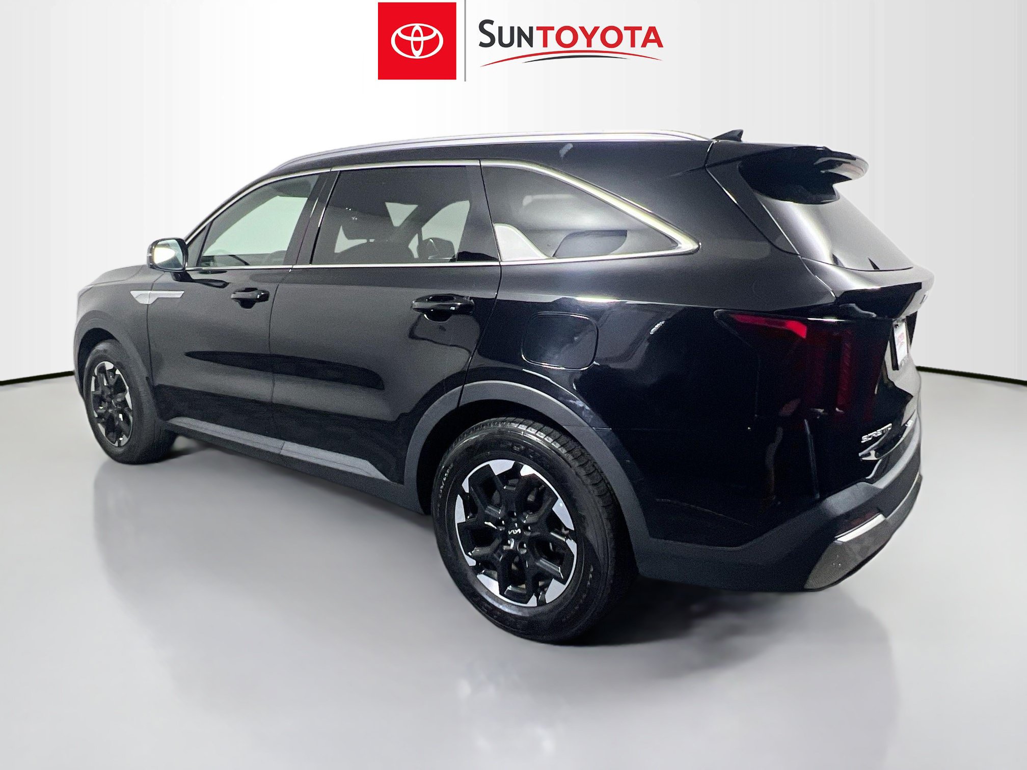 Used 2024 Kia Sorento S FWD image 6