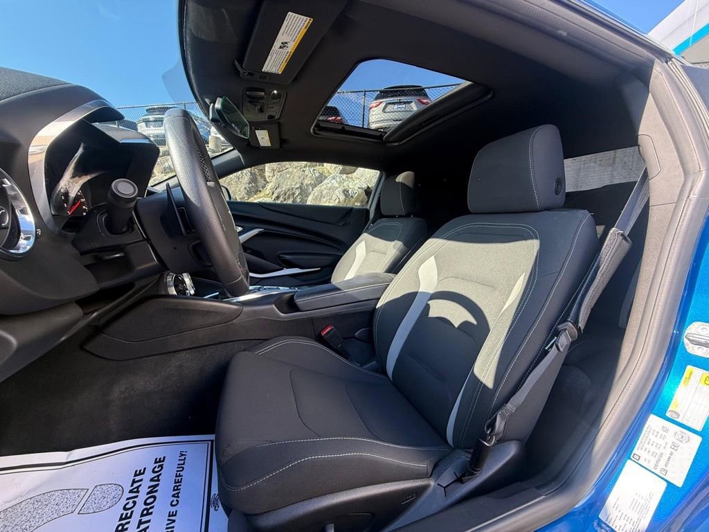 Used 2018 Chevrolet Camaro SS RWD image 15
