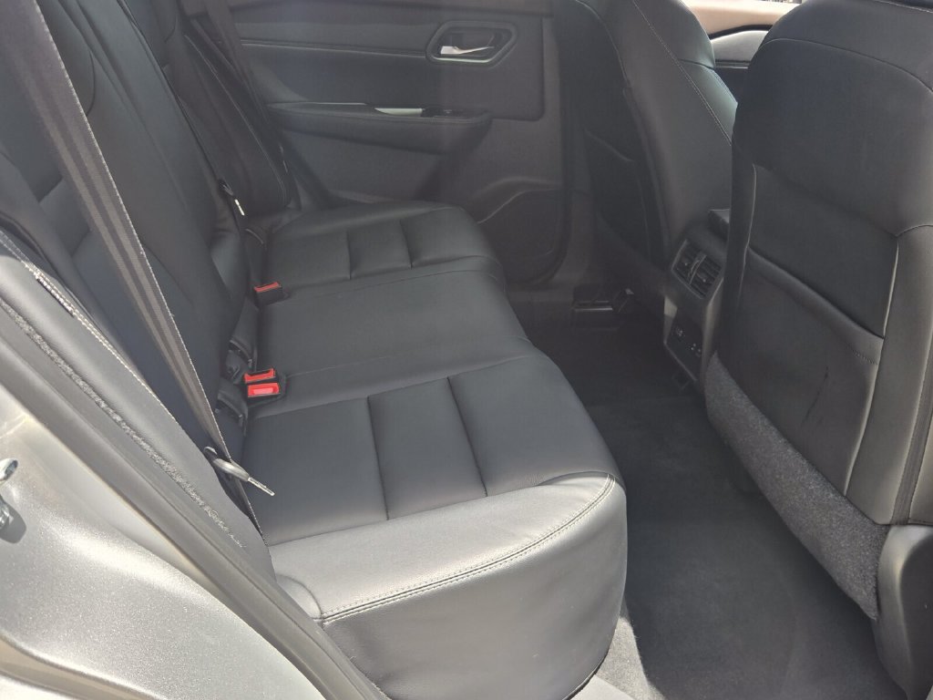 Used 2022 Nissan Rogue SL w/ SL Premium Package FWD image 16