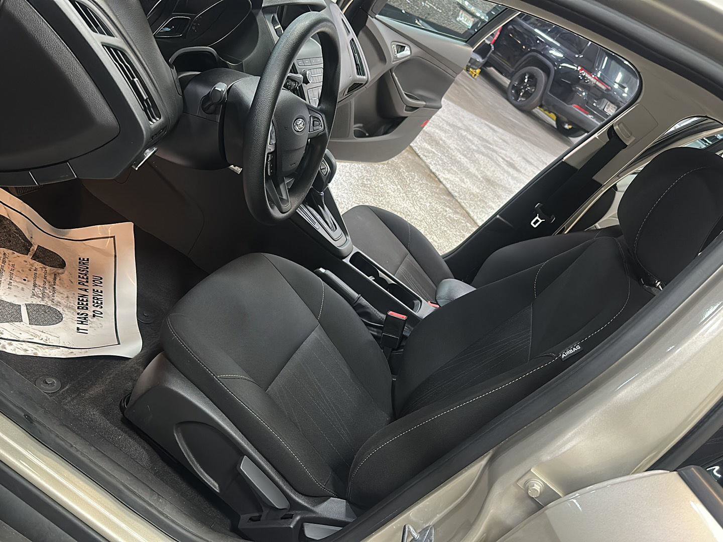 Used 2018 Ford Focus SE image 16