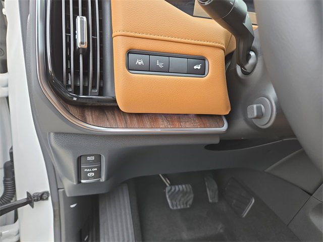 New 2026 Nissan Armada SL w/ Captain's Chari Seat Package image 16