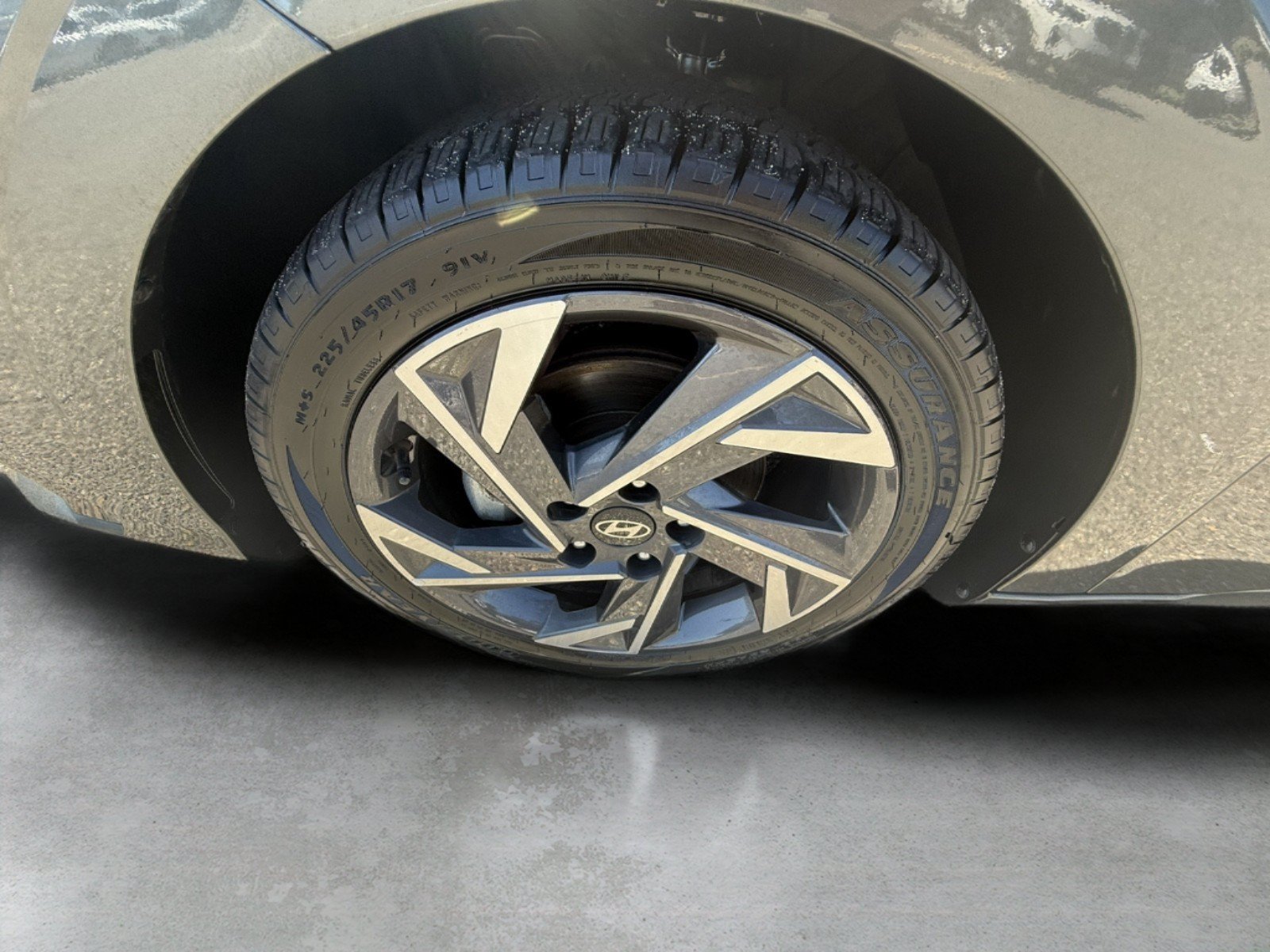 Used 2024 Hyundai Elantra Limited FWD image 31