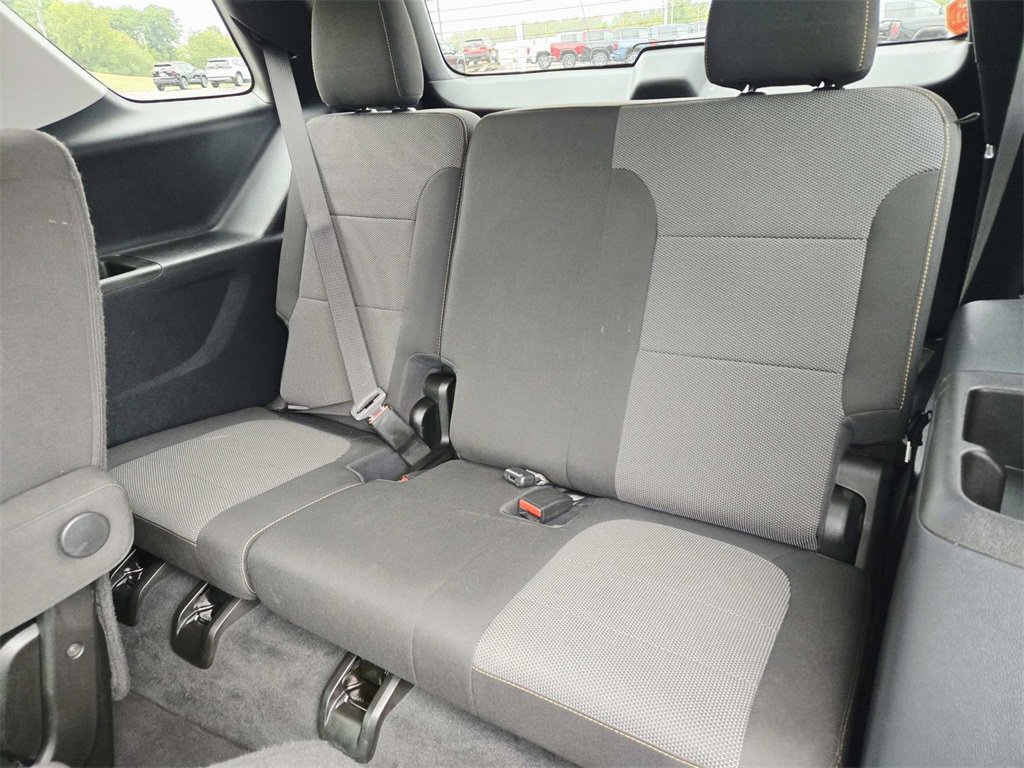 Used 2021 Chevrolet Traverse LT image 13